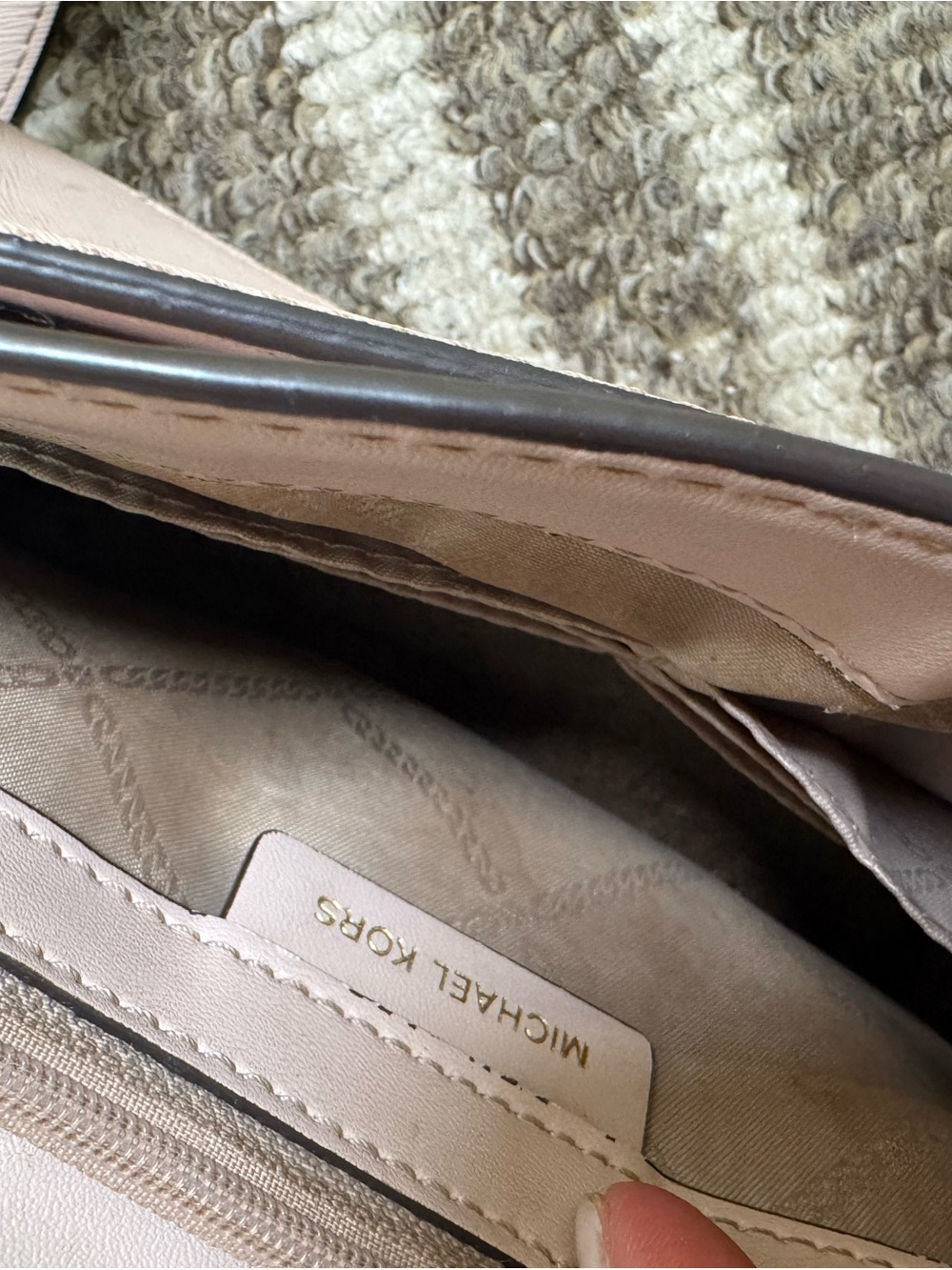 Michael Kors Blush Leather Crossbody Bag with Gold Logo - Picture 7 of 9